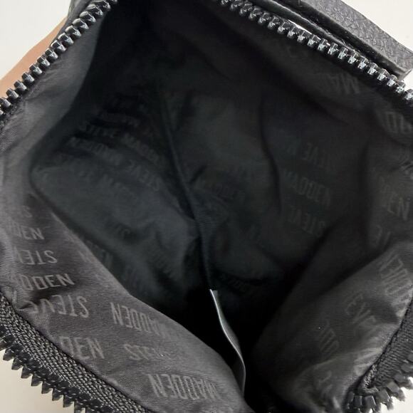 Steve Madden Black and White Wristlet Wallet - Picture 7 of 10